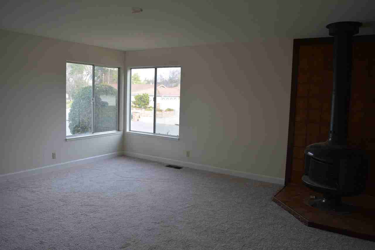 829 Rose Blossom Dr - Photo 3 of 17