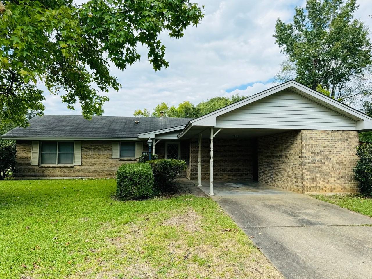 761 Forestdale Dr - Photo 2 of 35