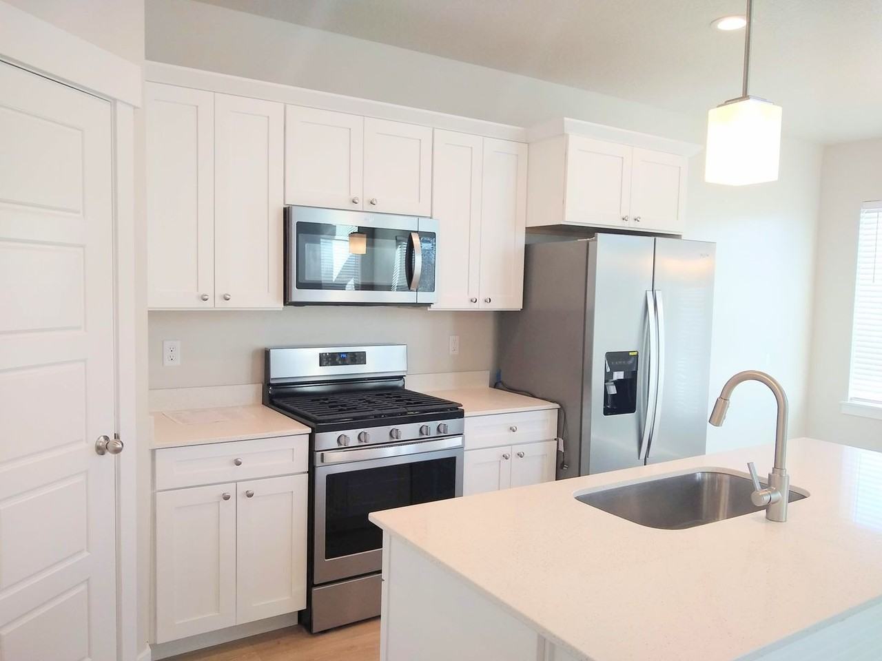 16062 S Bodmin Way - Photo 3 of 32