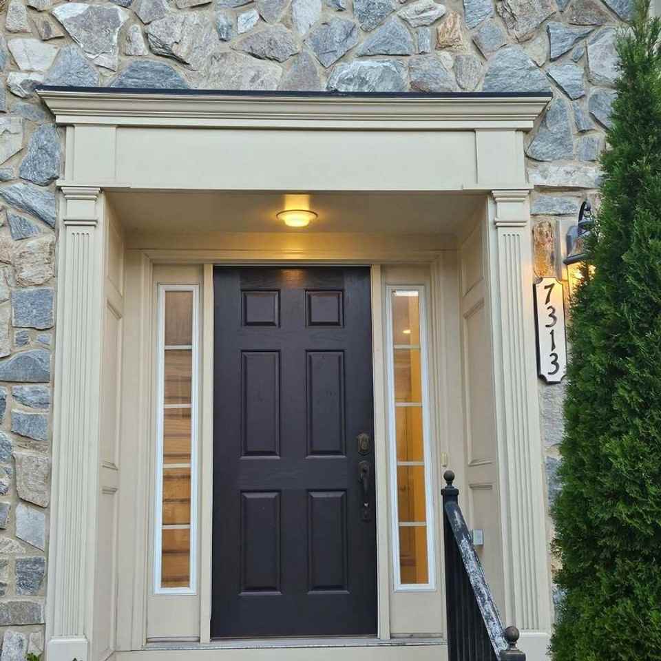 7313 Taylors Hill Ln - Photo 2 of 36