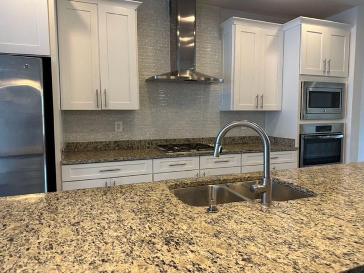 7313 Taylors Hill Ln - Photo 6 of 36