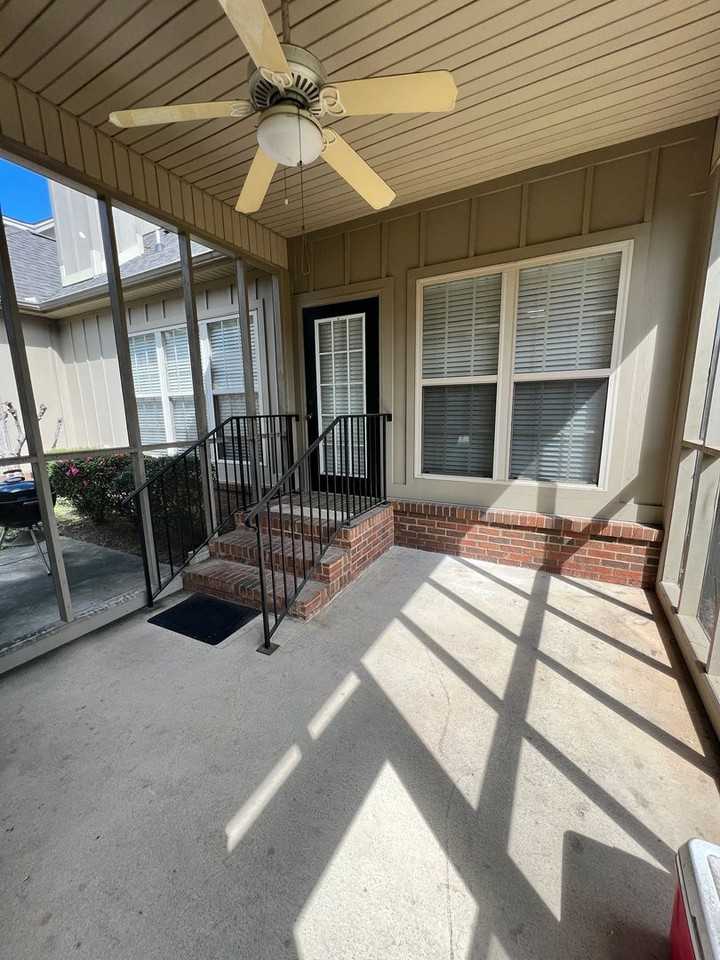 1630 Academy Dr #109 - Photo 4 of 18