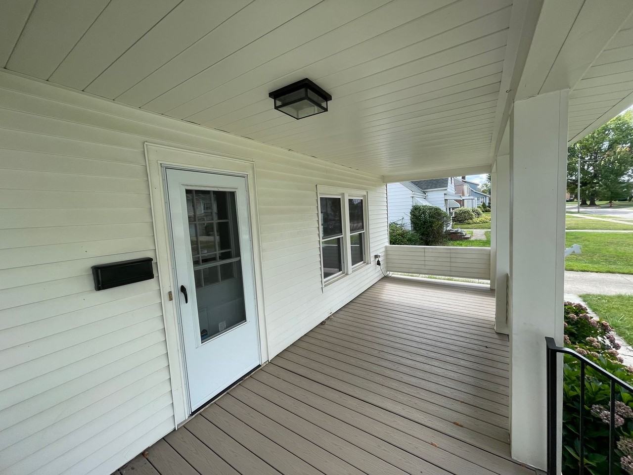 1397 Summit Dr - Photo 4 of 50