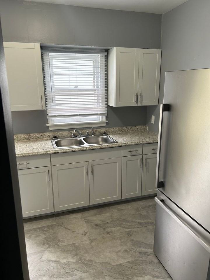 359 Park Blvd - Photo 5 of 9