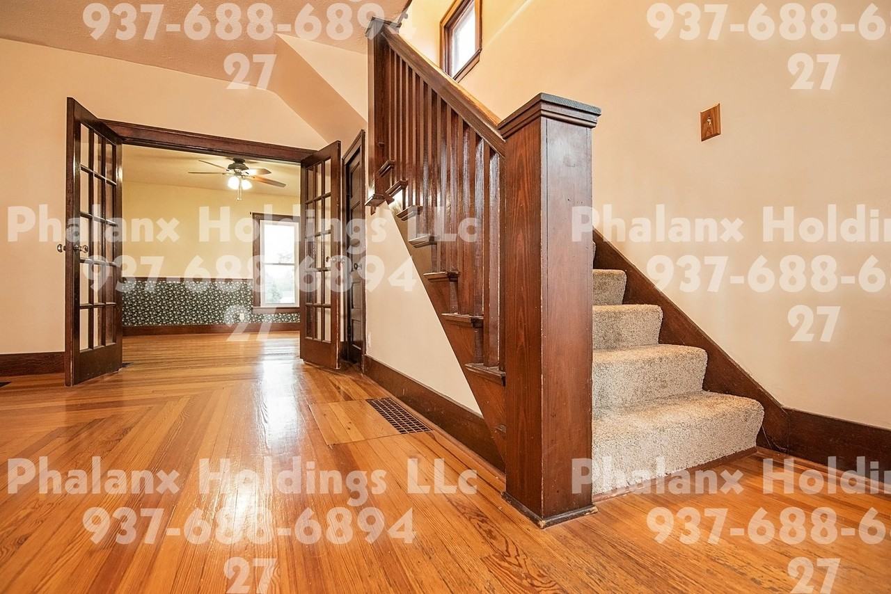 212 N Urbana St - Photo 2 of 38