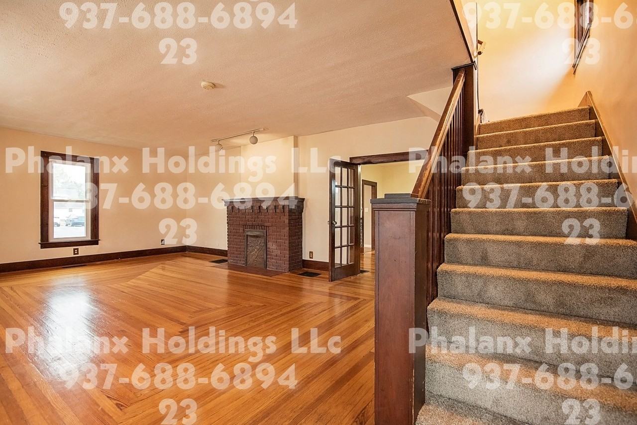 212 N Urbana St - Photo 3 of 38