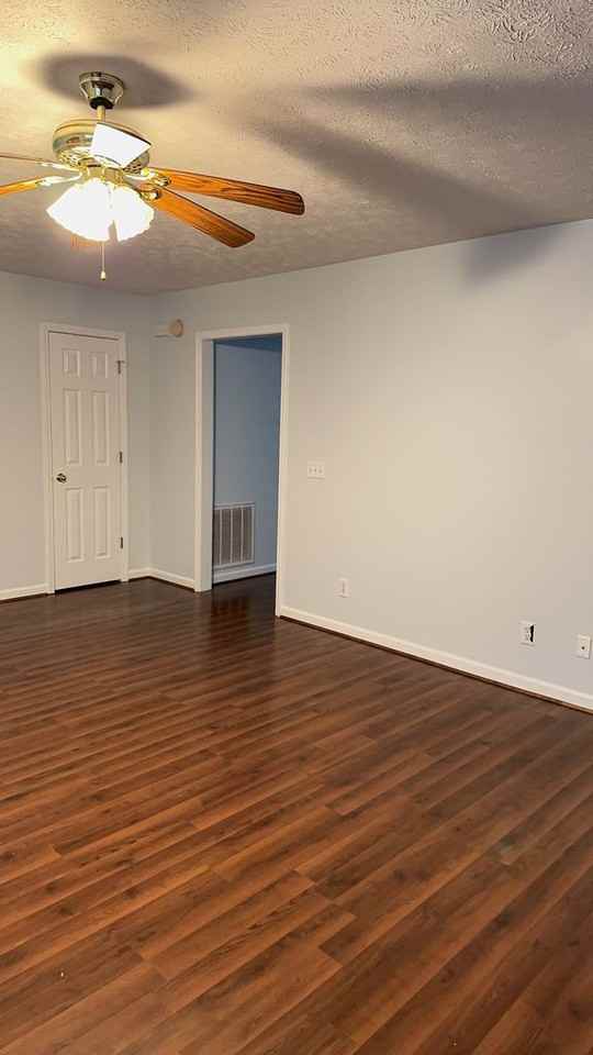 308 Parker Pl - Photo 4 of 21