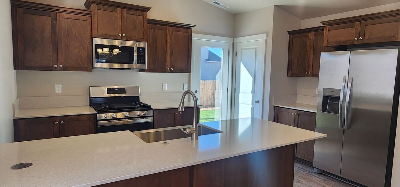 303 Nw Par Ave - Photo 3 of 10