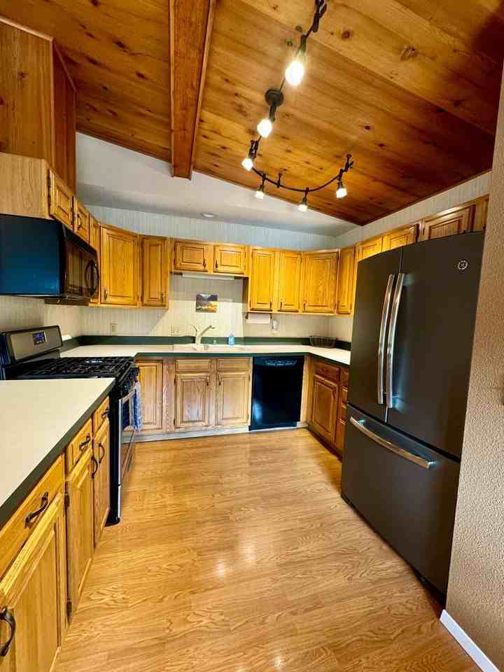 44582 Carver Dr - Photo 3 of 20