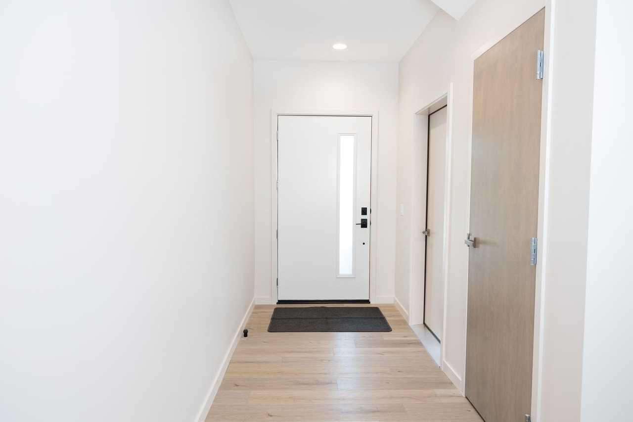 301 W Short St - Photo 4 of 20