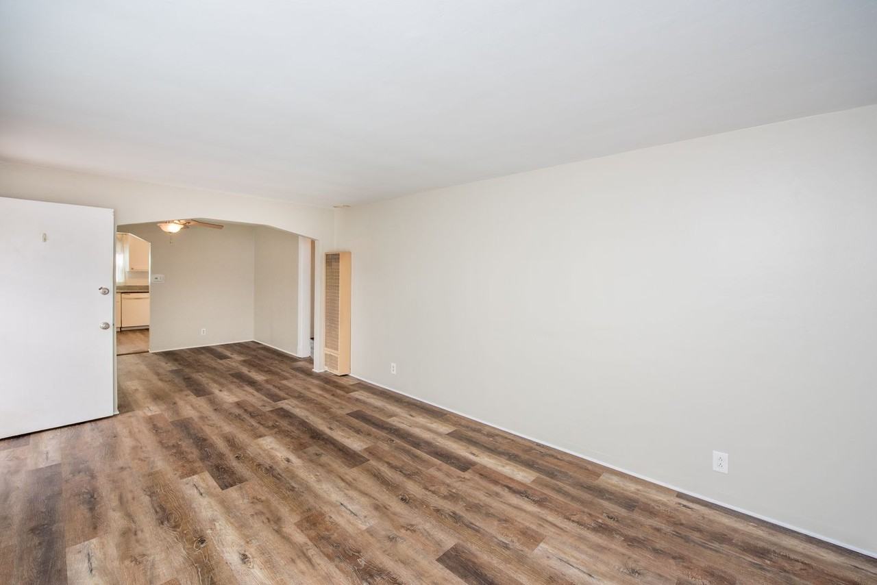 224 Frankfort Ave - Photo 3 of 24