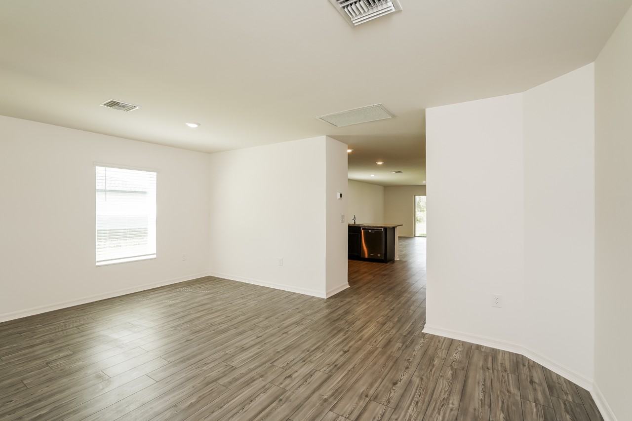 166 Blackstone Dr - Photo 2 of 20