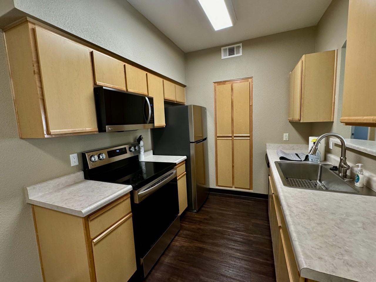 Unit X1145 - Photo 2 of 12