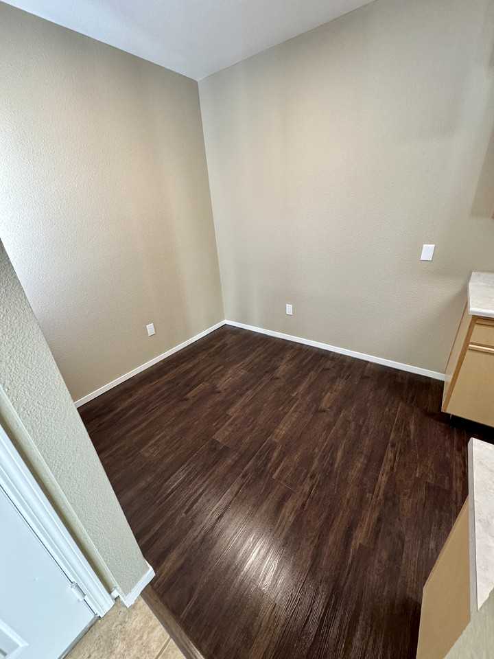 Unit X1145 - Photo 3 of 12