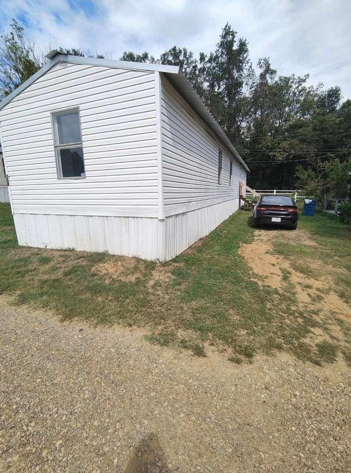 208 Tallie Ct - Photo 2 of 12