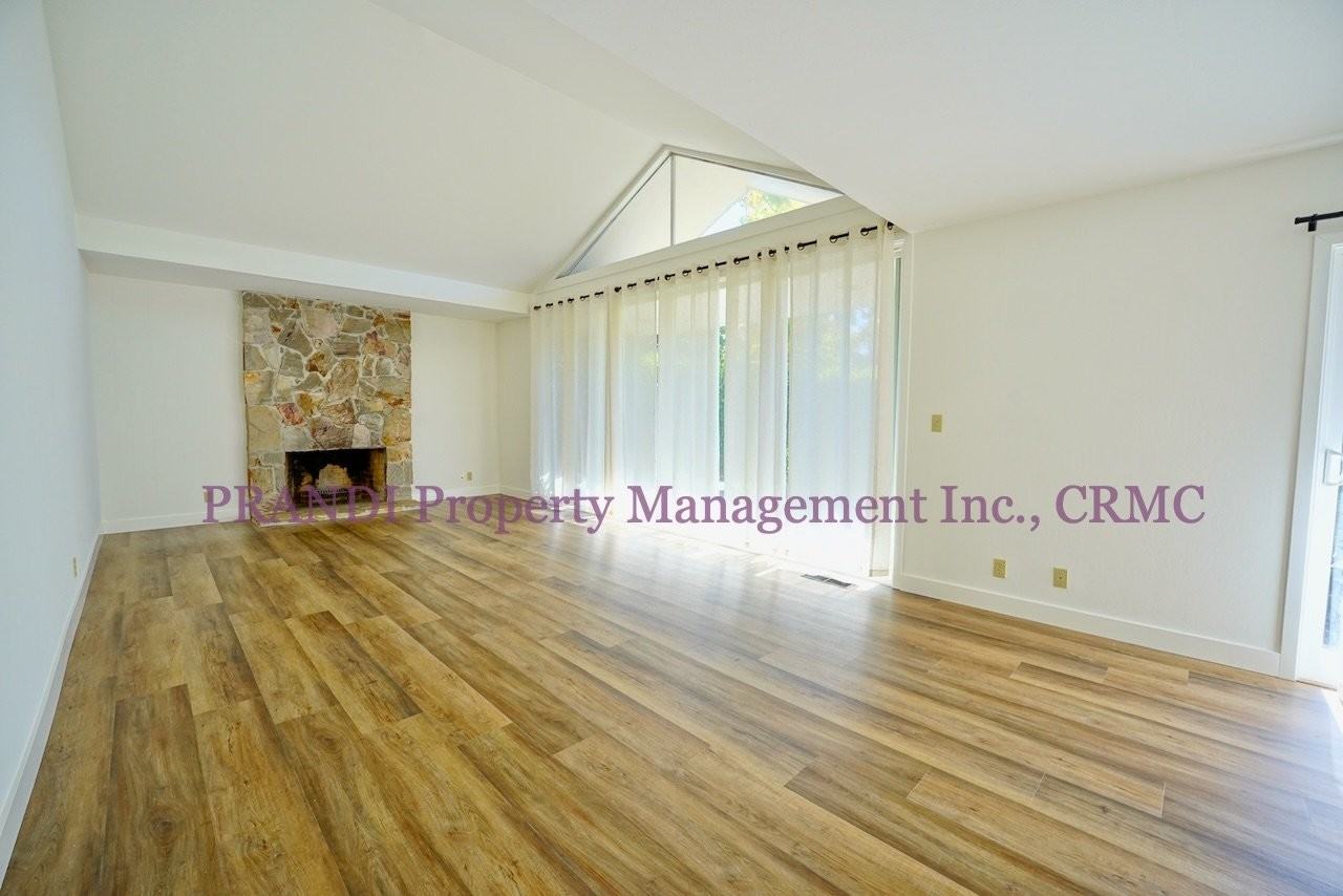 98 Biscayne Dr - Photo 3 of 12