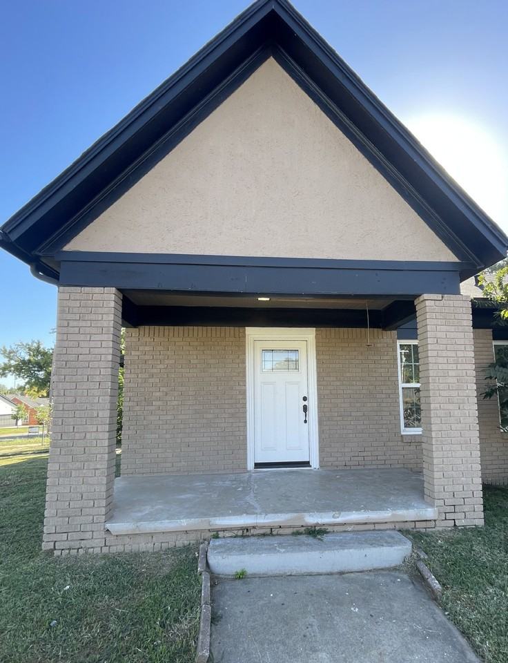 1740 Nw 12th St #A - Photo 2 of 24
