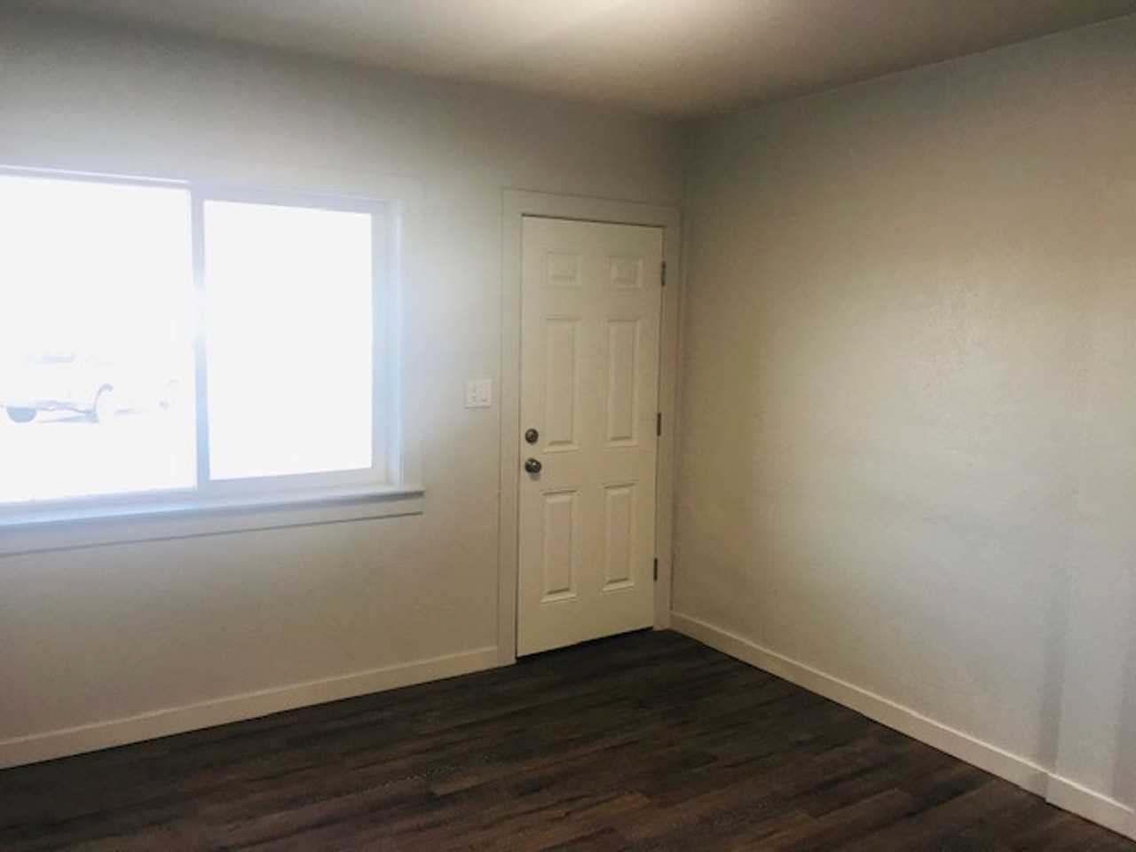 Updated with Stainless steel appliances and air conditioner - Photo 4 of 14