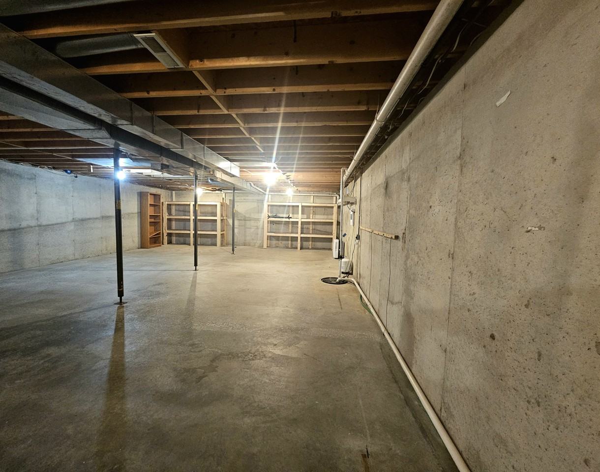 9796 S 225 W #0 - Photo 2 of 13