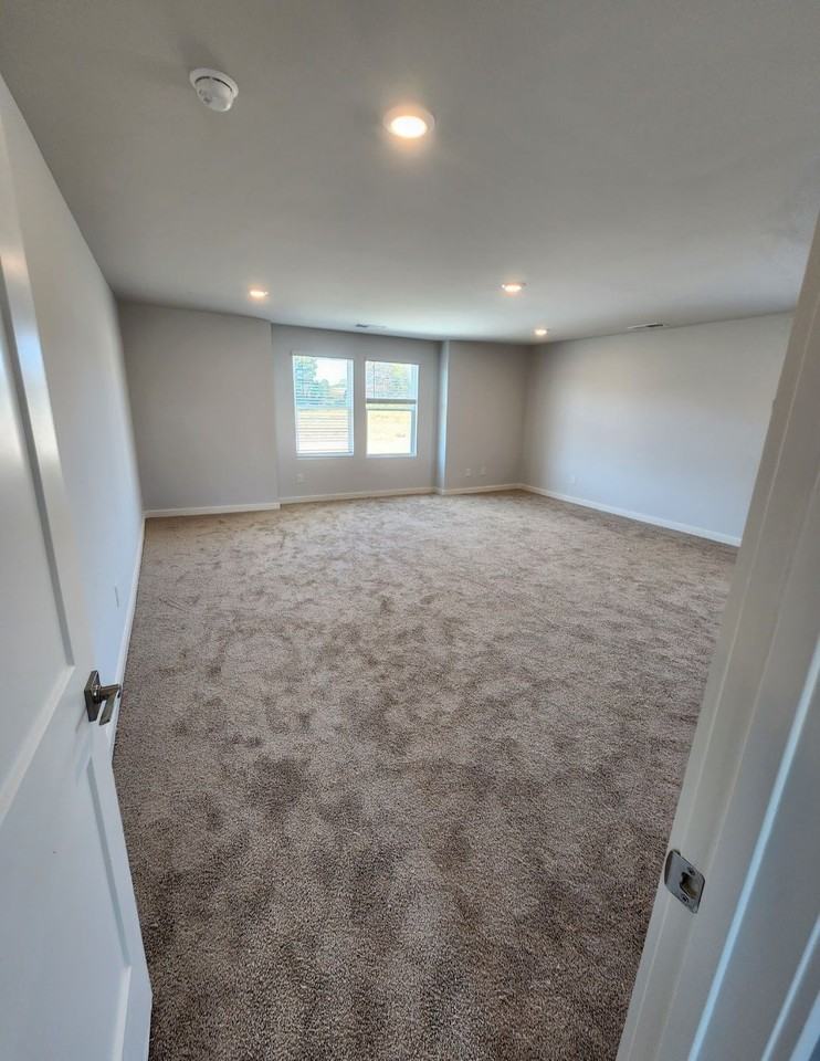 819 Clydes Way #NA - Photo 2 of 13