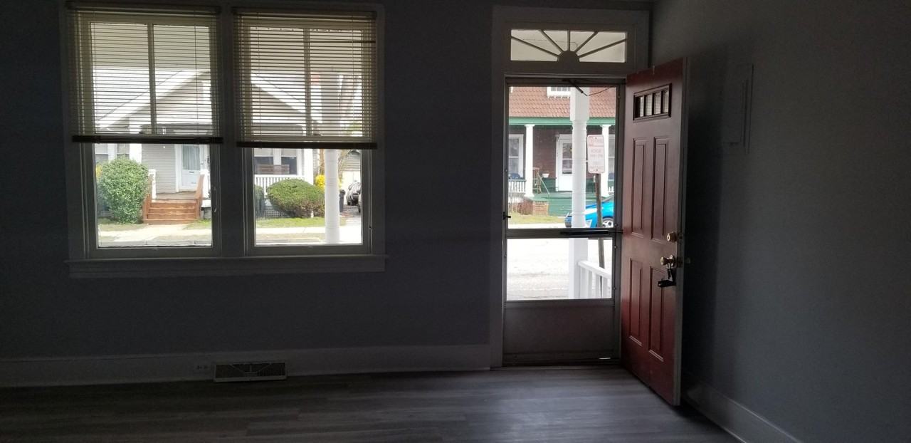 131 N Main St - Photo 2 of 21