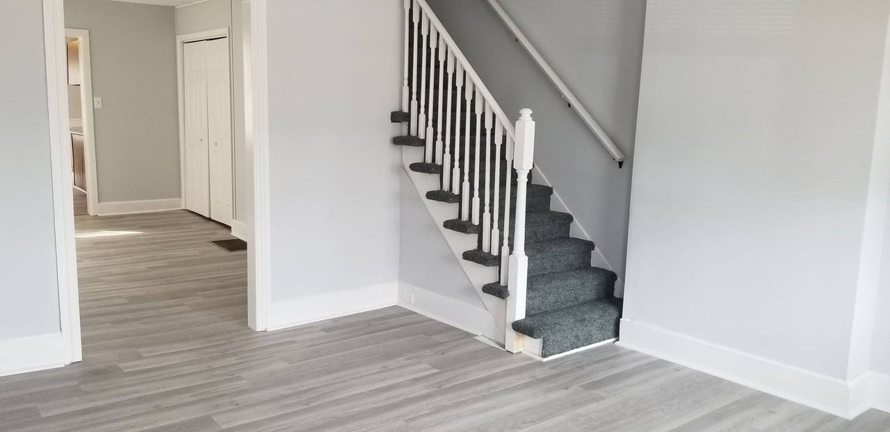 131 N Main St - Photo 4 of 21