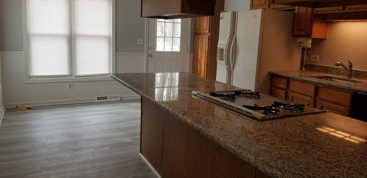 131 N Main St - Photo 7 of 21