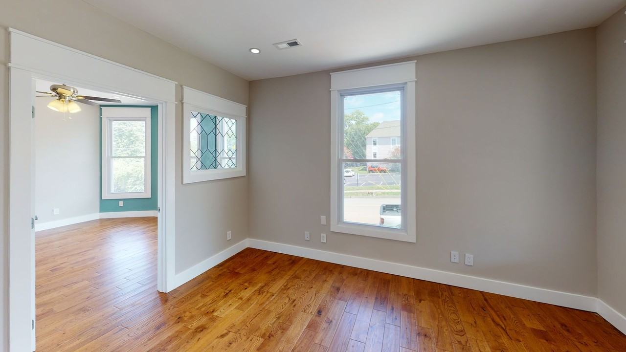 1601 Forest Ave Knoxville TN - Photo 4 of 35