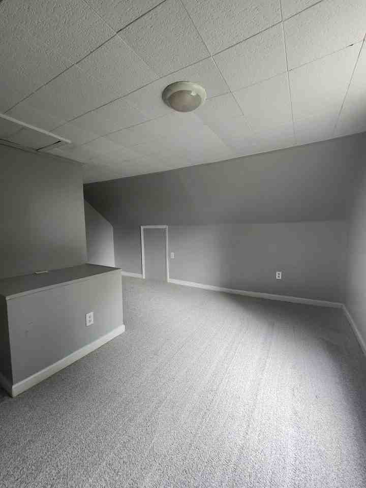 820 Hilock Rd - Photo 6 of 11