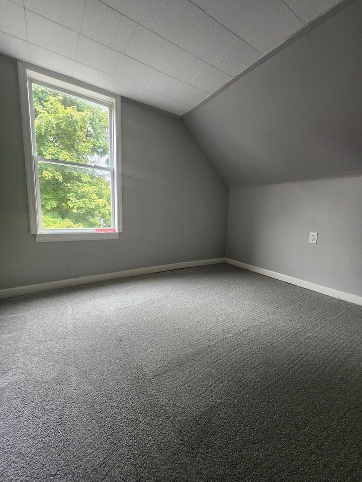 820 Hilock Rd - Photo 7 of 11