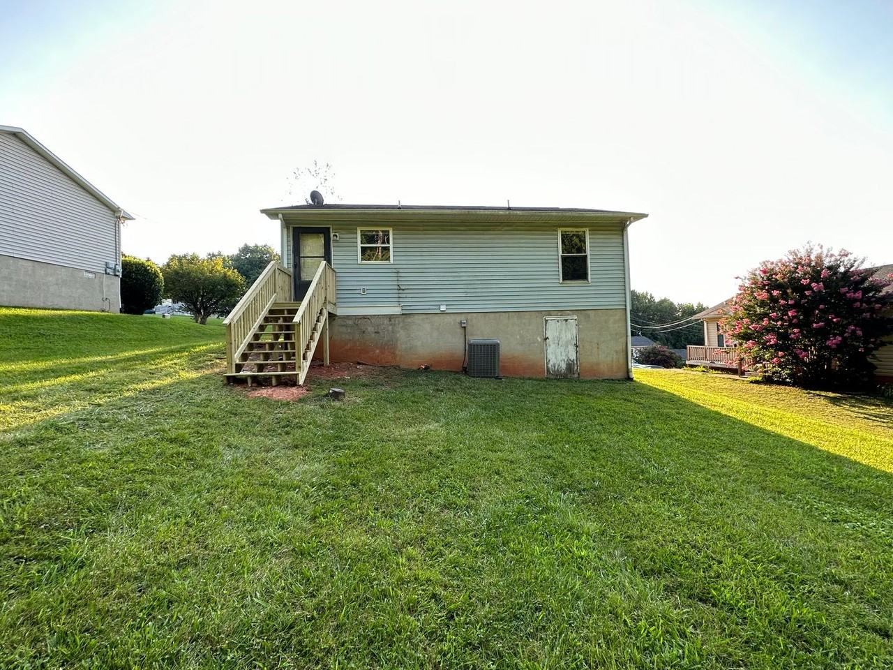 122 Jubilee Dr - Photo 3 of 11