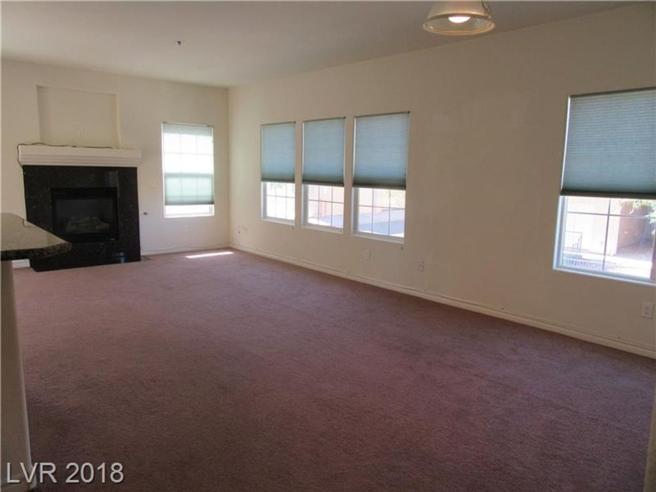 693 Bay View Dr - Photo 5 of 21