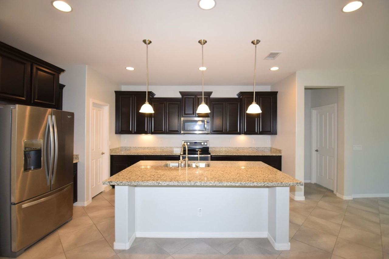 1538 E Kingbird Dr - Photo 6 of 37