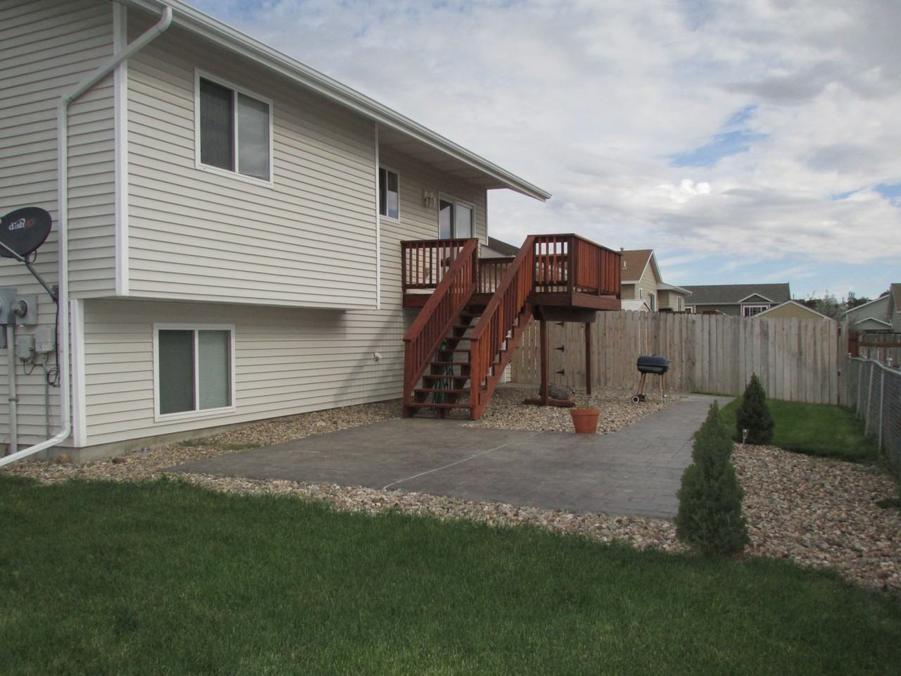 2988 Preston St - Photo 3 of 25