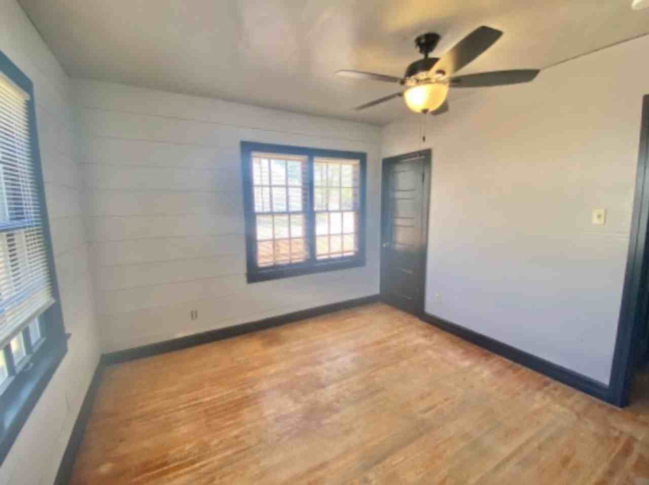 2324 28th St - Photo 7 of 11