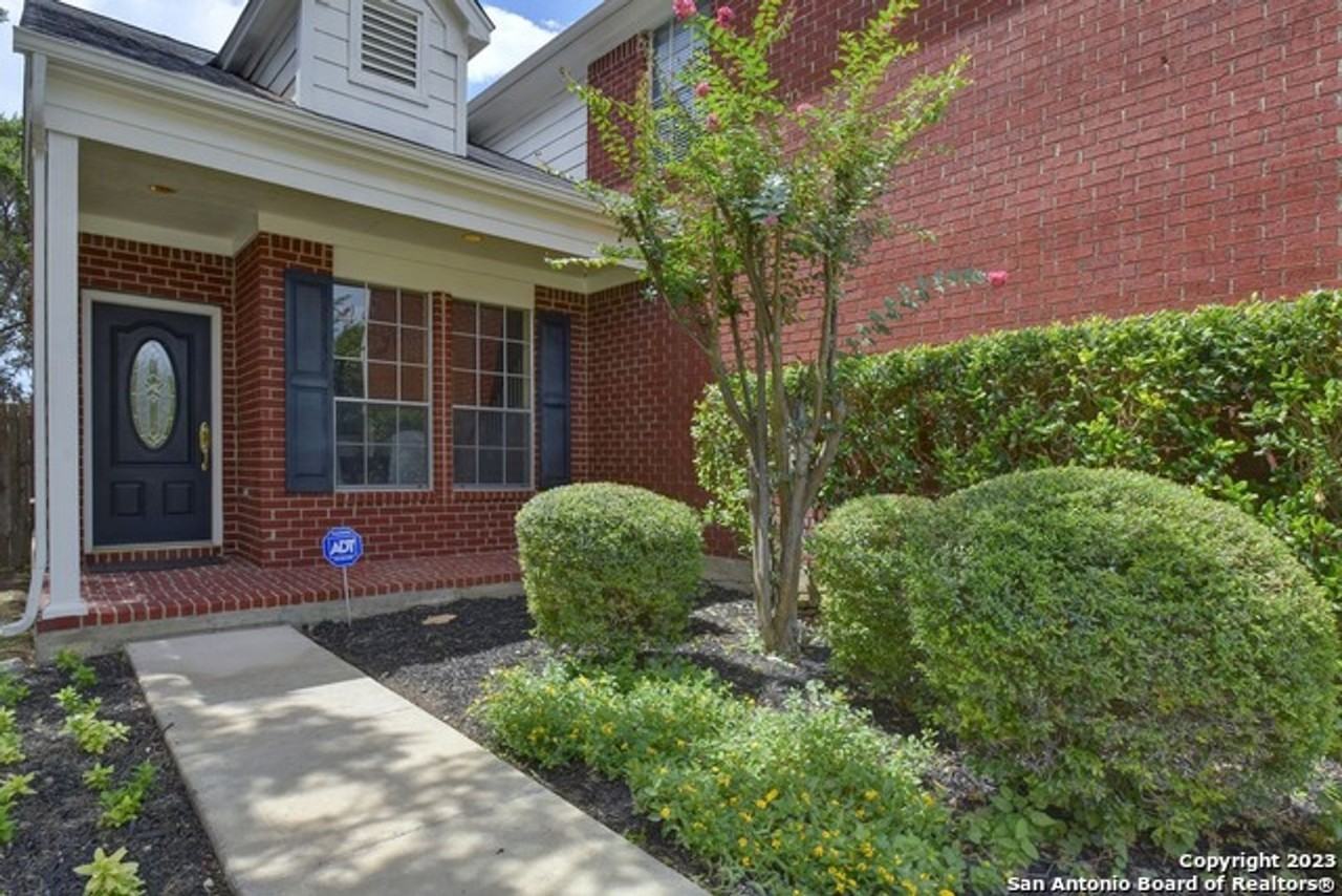 16 Claybrook - Photo 3 of 26