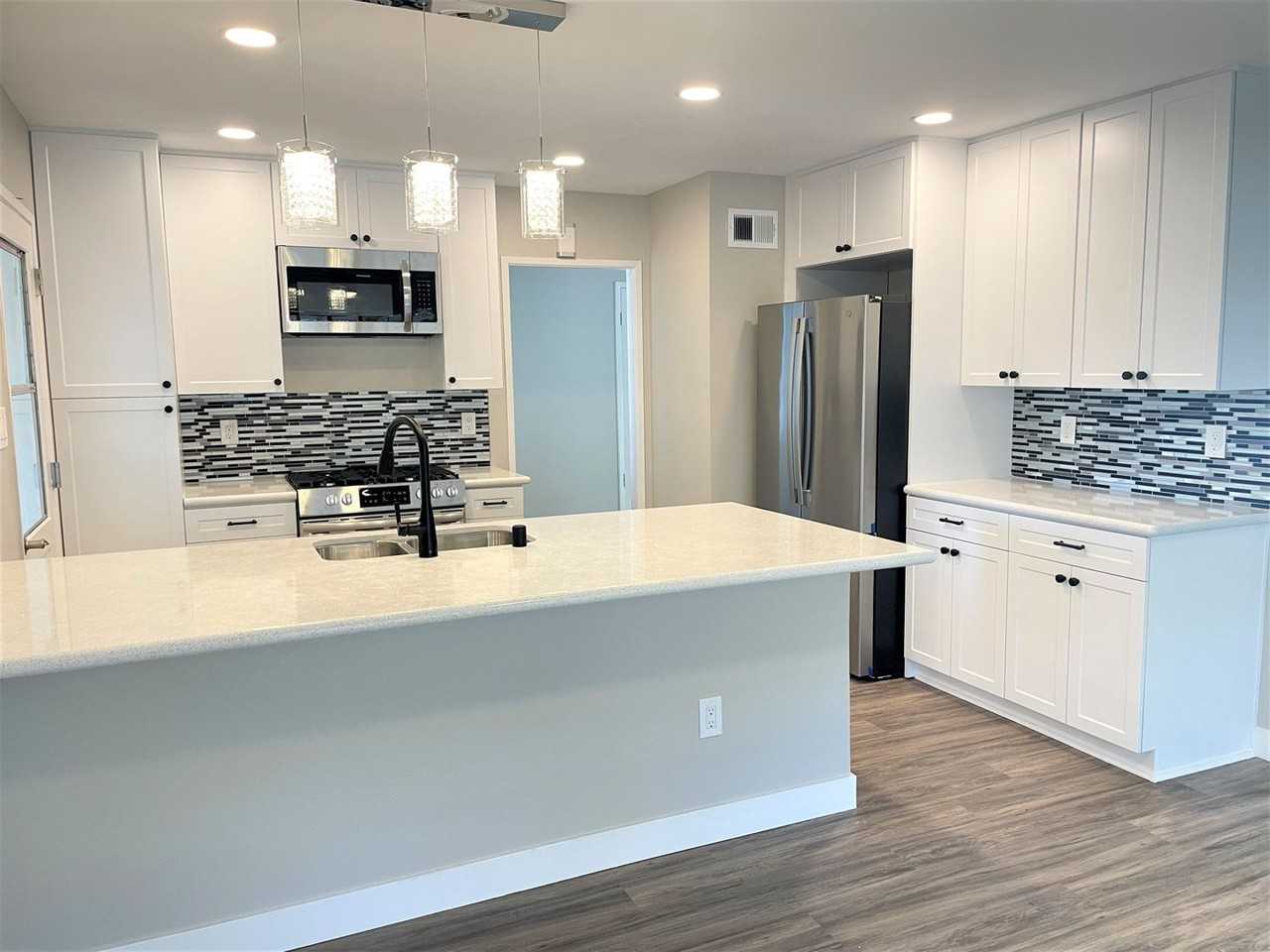 4467 Monroe St - Photo 3 of 19