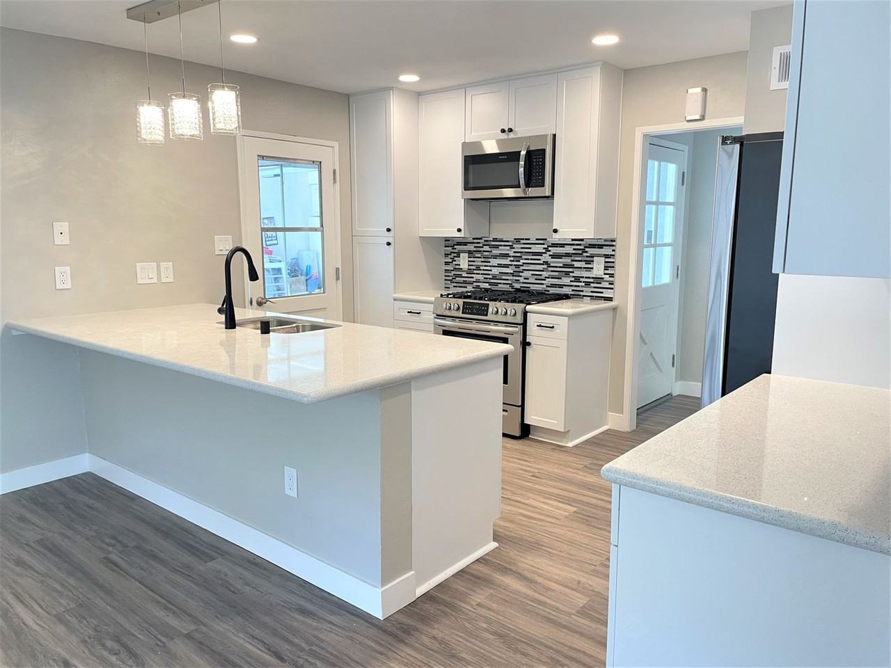 4467 Monroe St - Photo 5 of 19