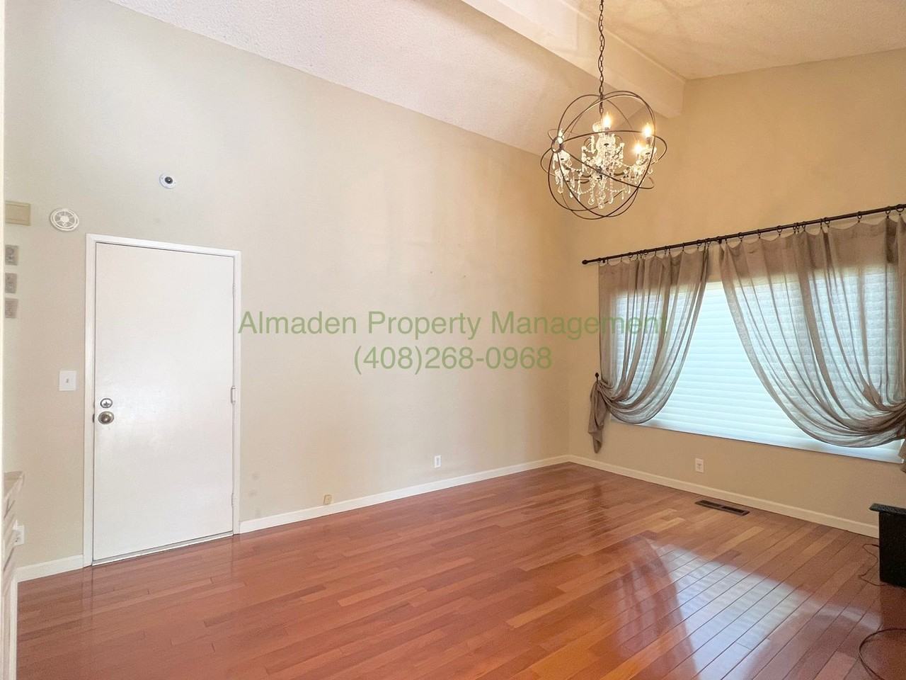 7025 Queenswood Ct - Photo 3 of 19