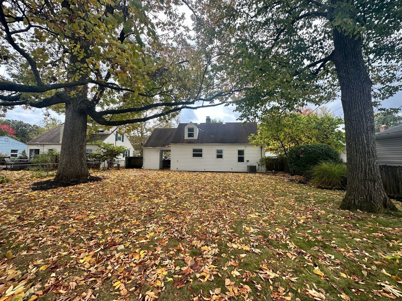 2220 Woodstock Rd - Photo 2 of 24