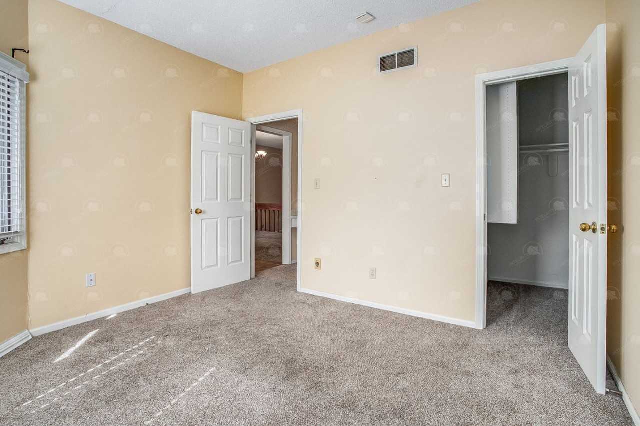 4800 Horton St - Photo 3 of 30