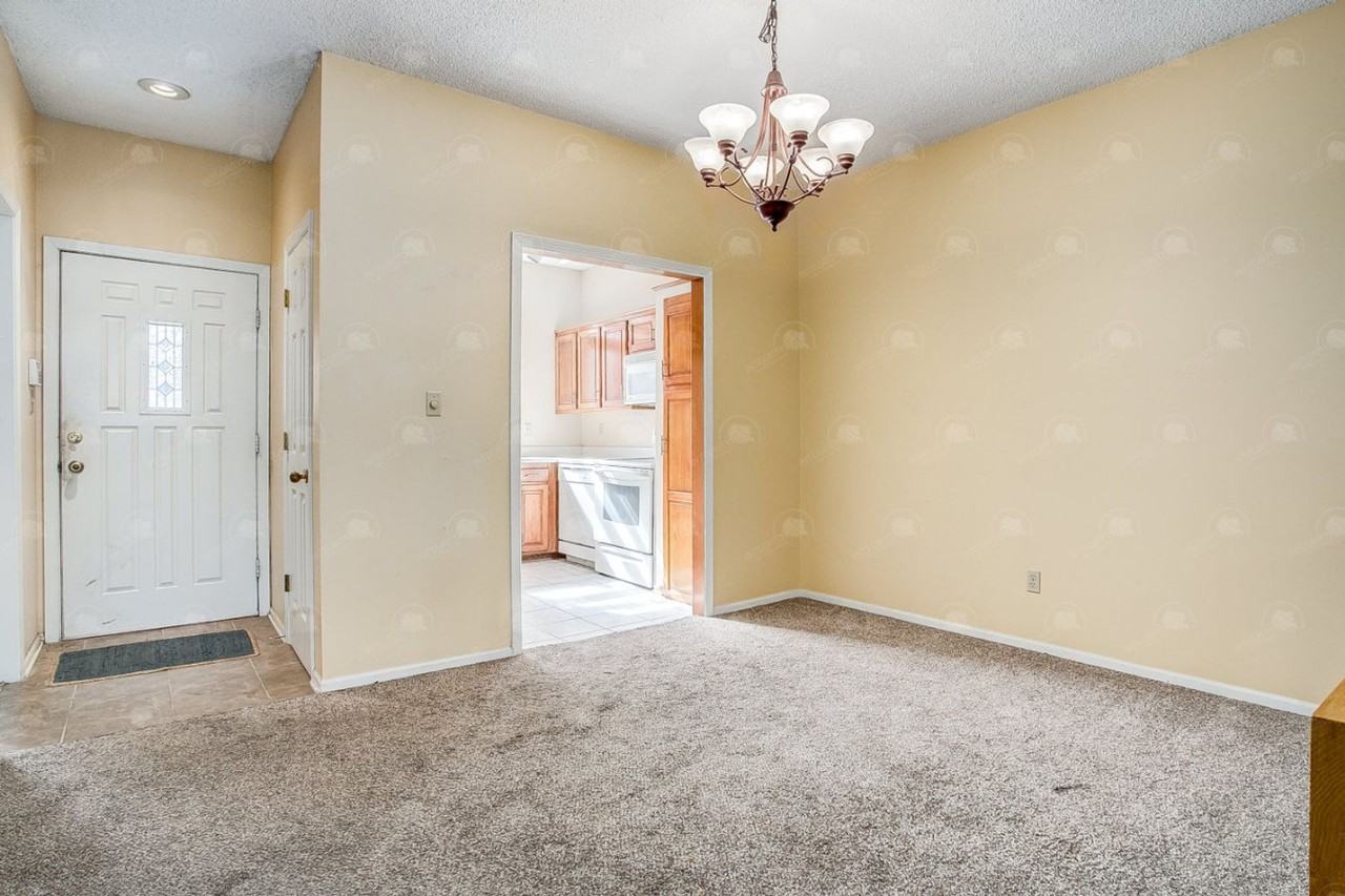 4800 Horton St - Photo 5 of 30