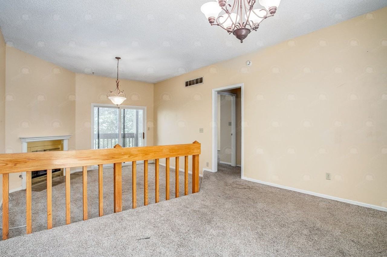 4800 Horton St - Photo 6 of 30