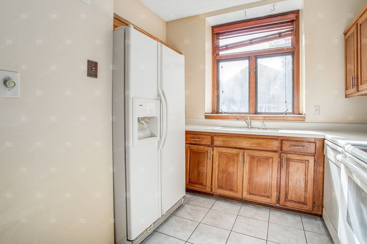 4800 Horton St - Photo 7 of 30