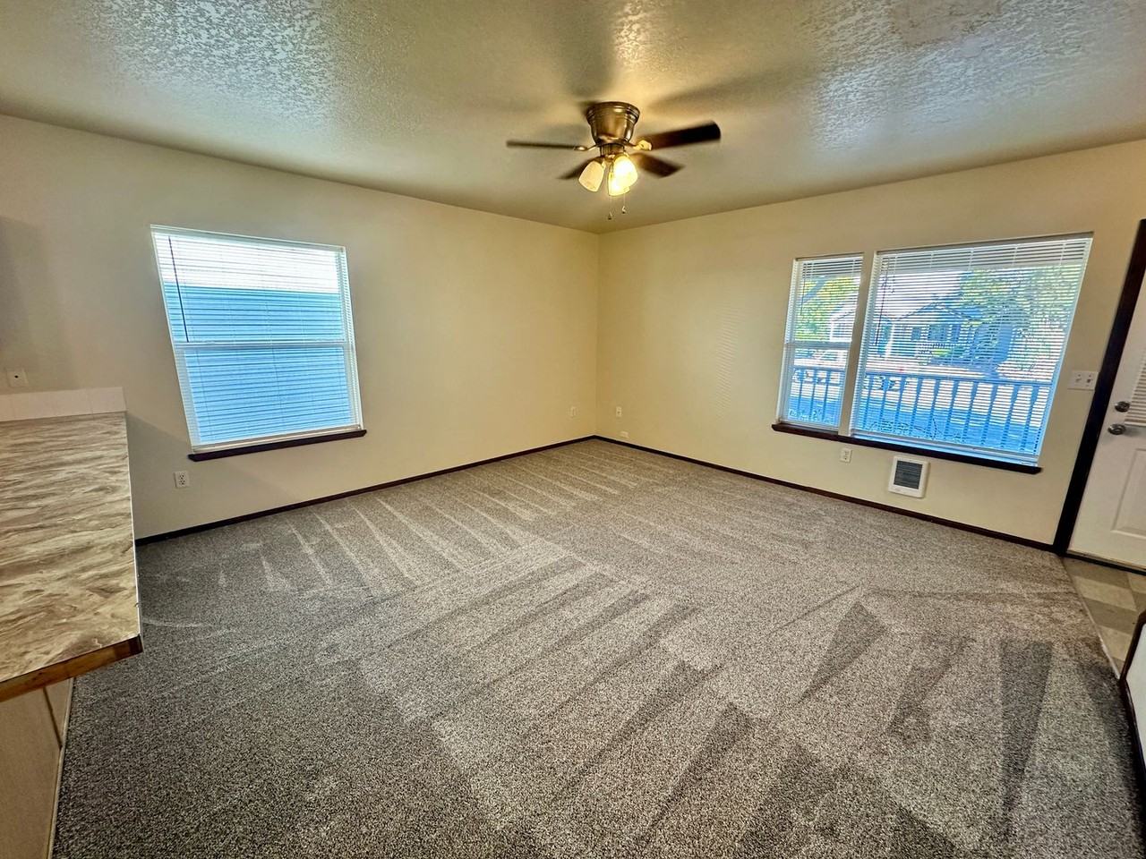 10032 N Lombard St - Photo 2 of 22