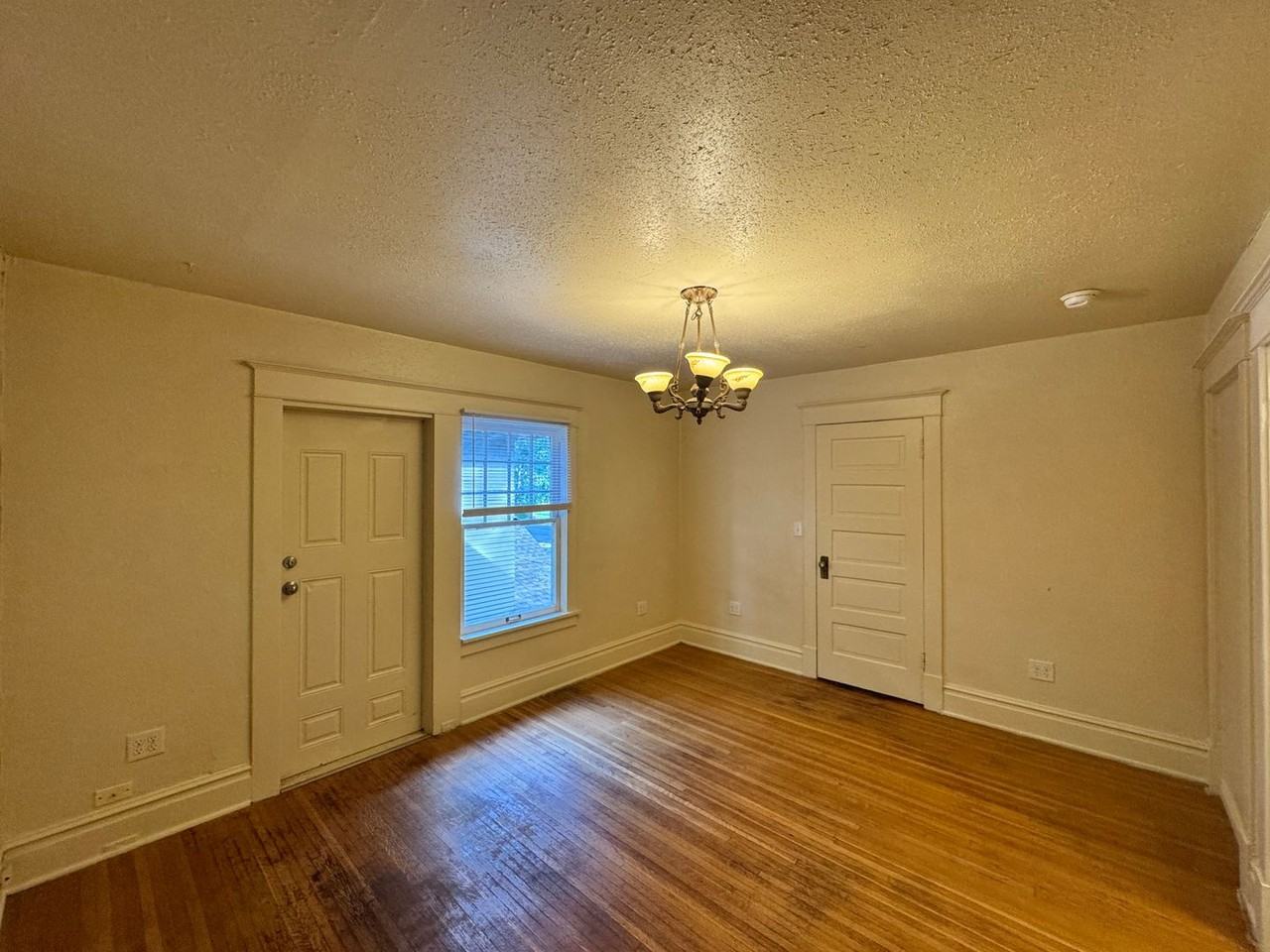 1828 West 9th - Photo 5 of 22