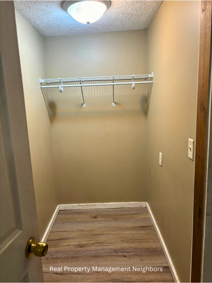 216 W Forest St - Photo 4 of 21