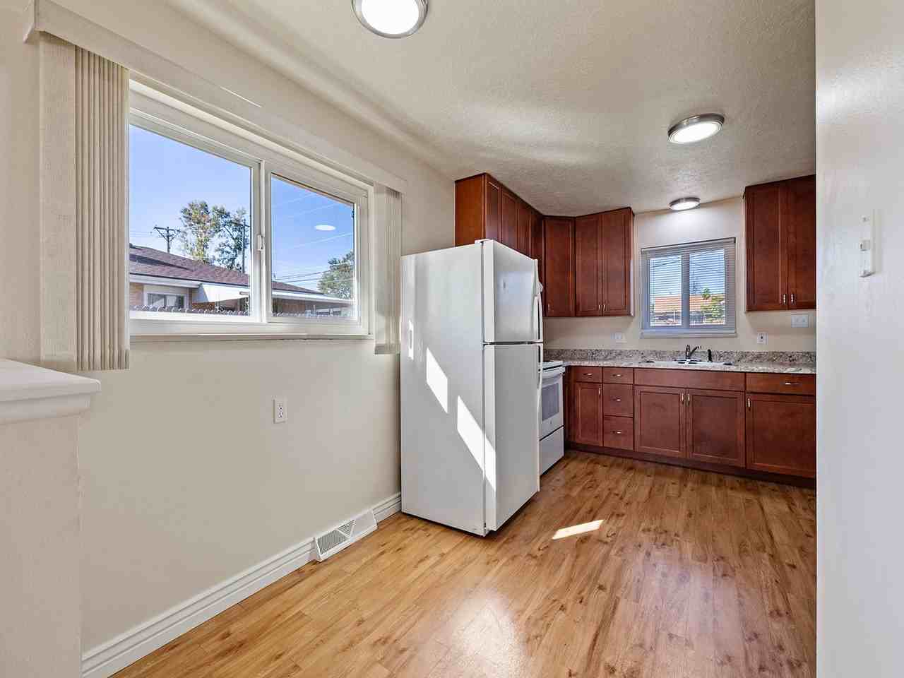 821 35th Avenue Ct - Photo 4 of 18
