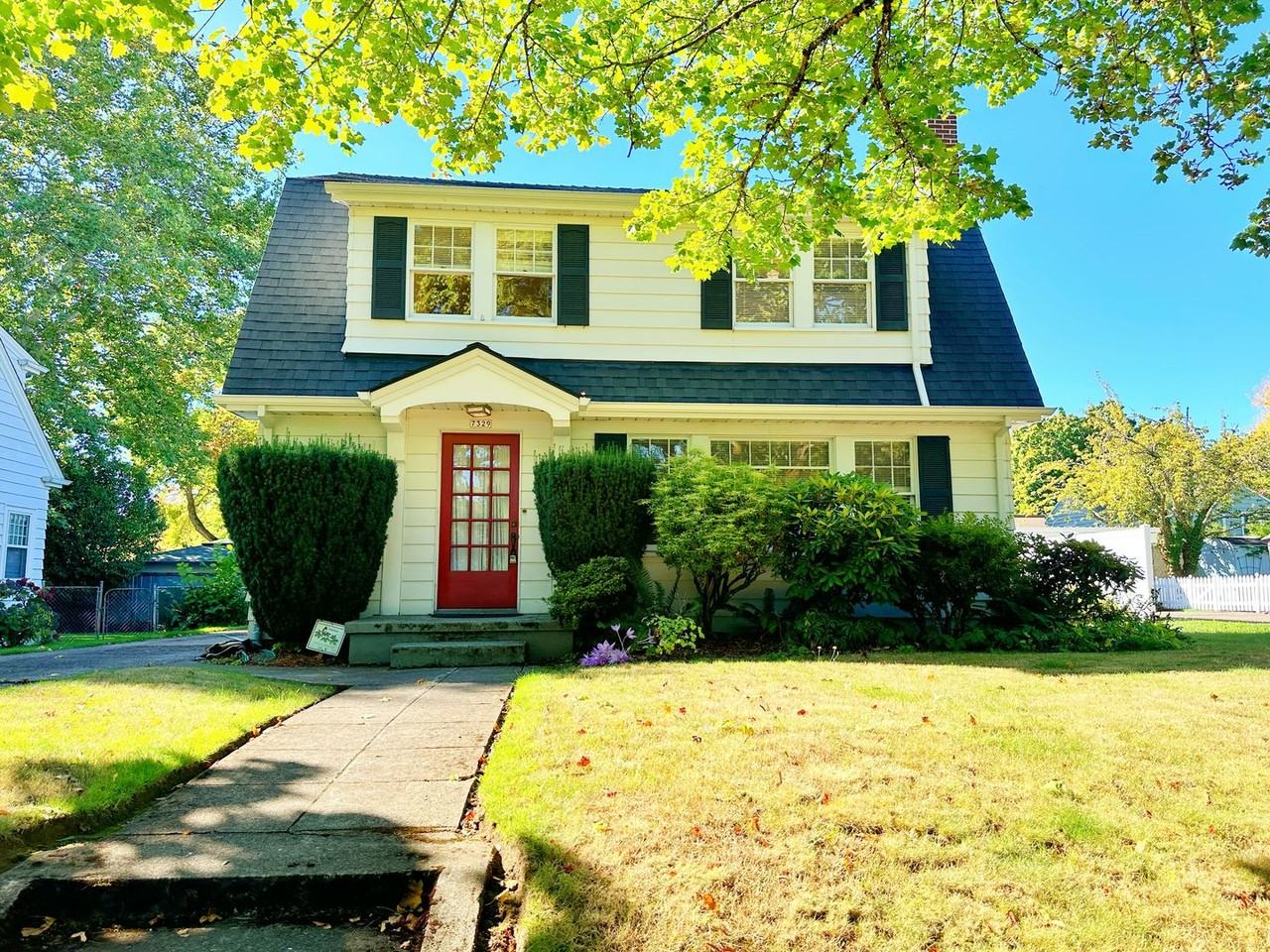 7329 Se 35th Ave - Photo 2 of 35