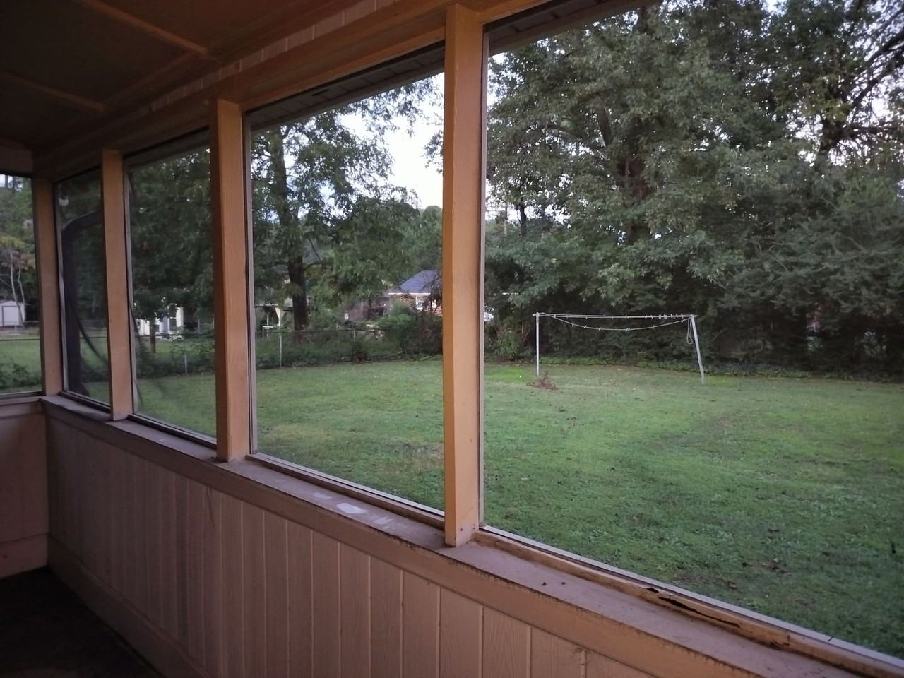 622 Bedford Rd - Photo 2 of 25